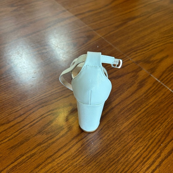 Homecoming Shoes - Picture 2 of 3